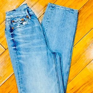American Eagle "baggy jeans" high waist rise light wash distressed style…